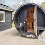 Semesterbostad Summer House With Pool, Sauna