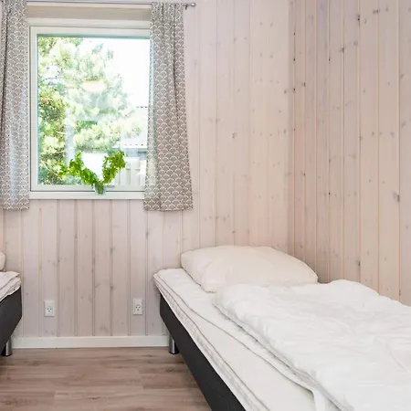 Summer House With Pool, Sauna Σπίτι διακοπών