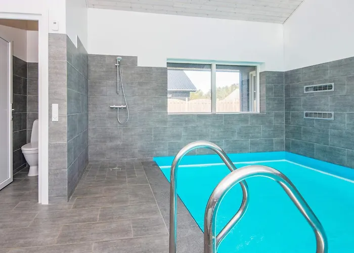 Summer House With Pool, Sauna בית נופש *