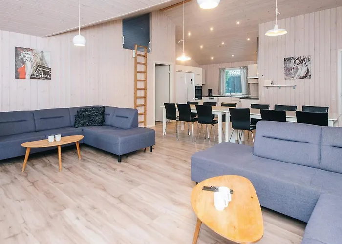 Summer House With Pool, Sauna בית נופש